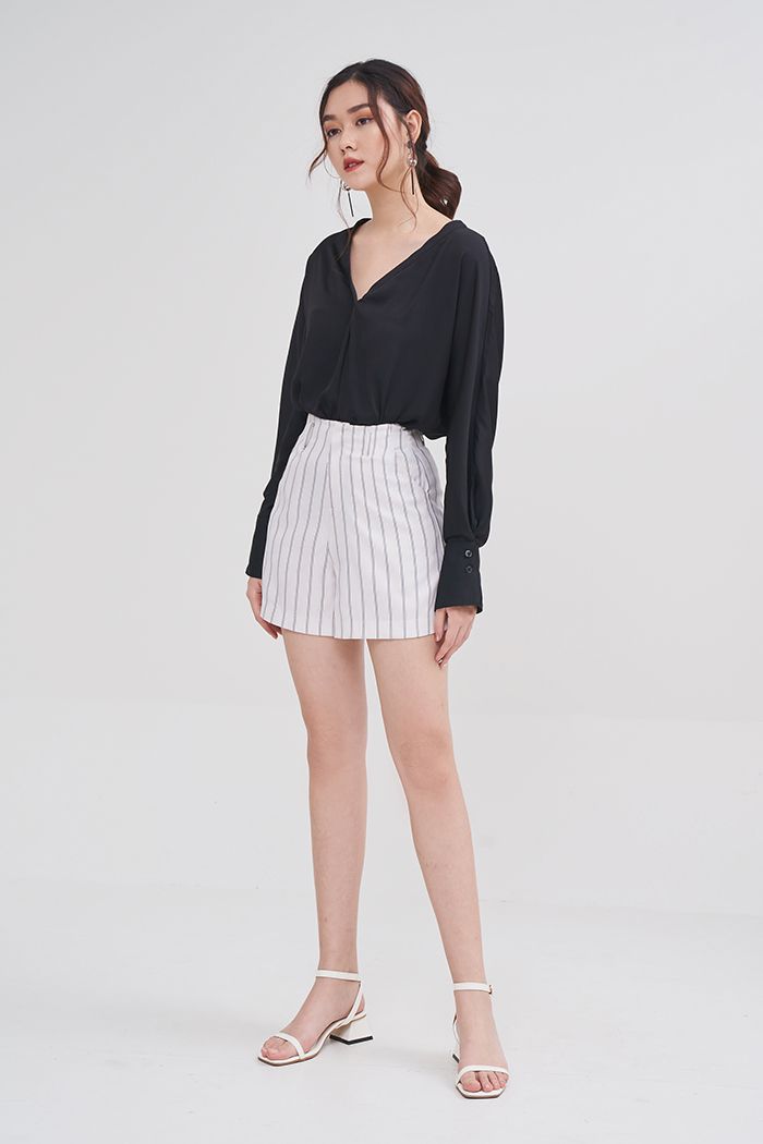 Quần short lưng liền sọc cơ bản