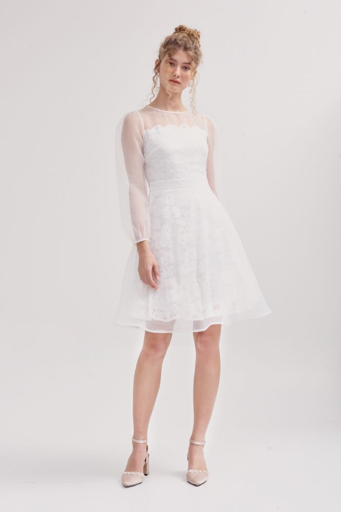 Đầm ren 3D phối sheer tay dài