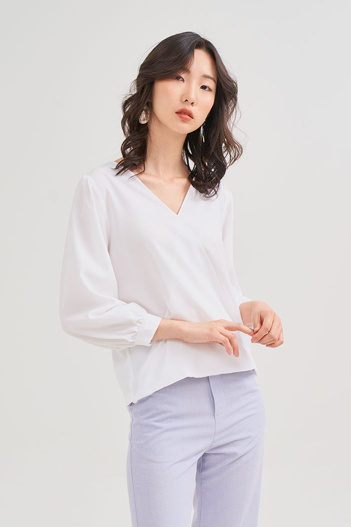 Áo cổ tim đắp chéo tay dài