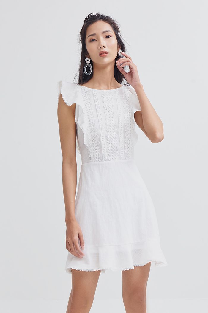 Đầm linen nhấn ren bèo lai
