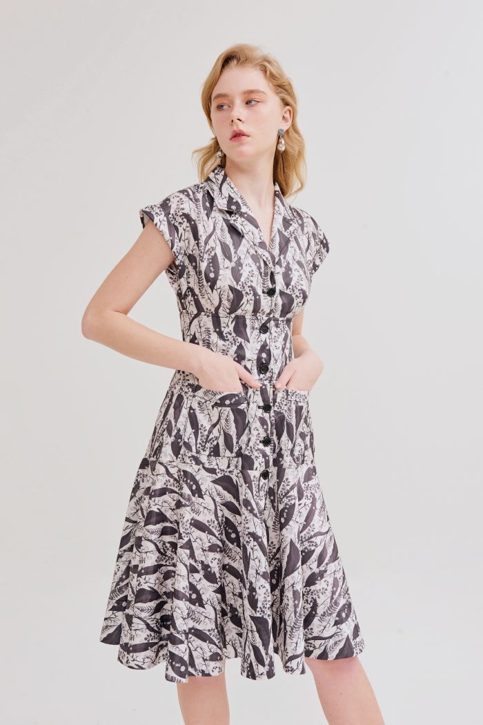 Đầm cổ danton sát nách in hoạ tiết spr19