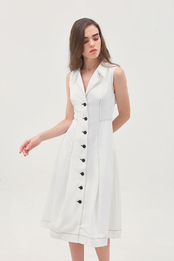 Đầm cổ vest đính nút