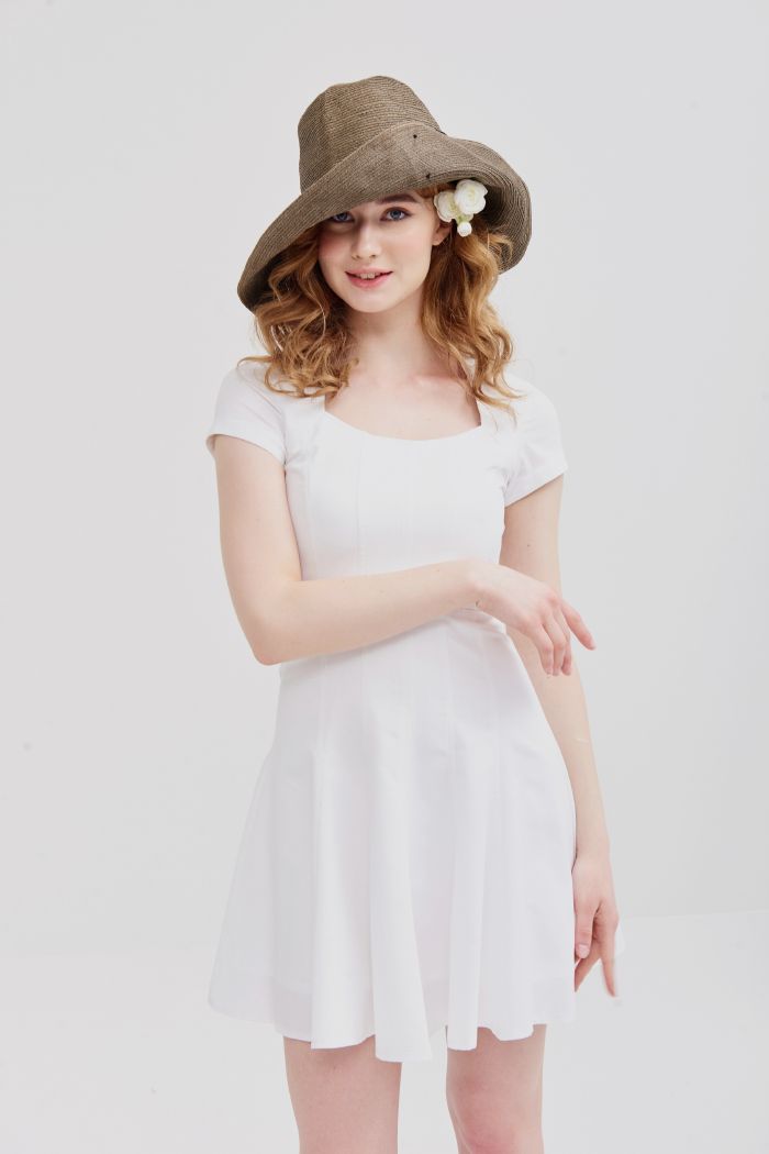 Đầm tay con rã diễu thân trước cổ vuông