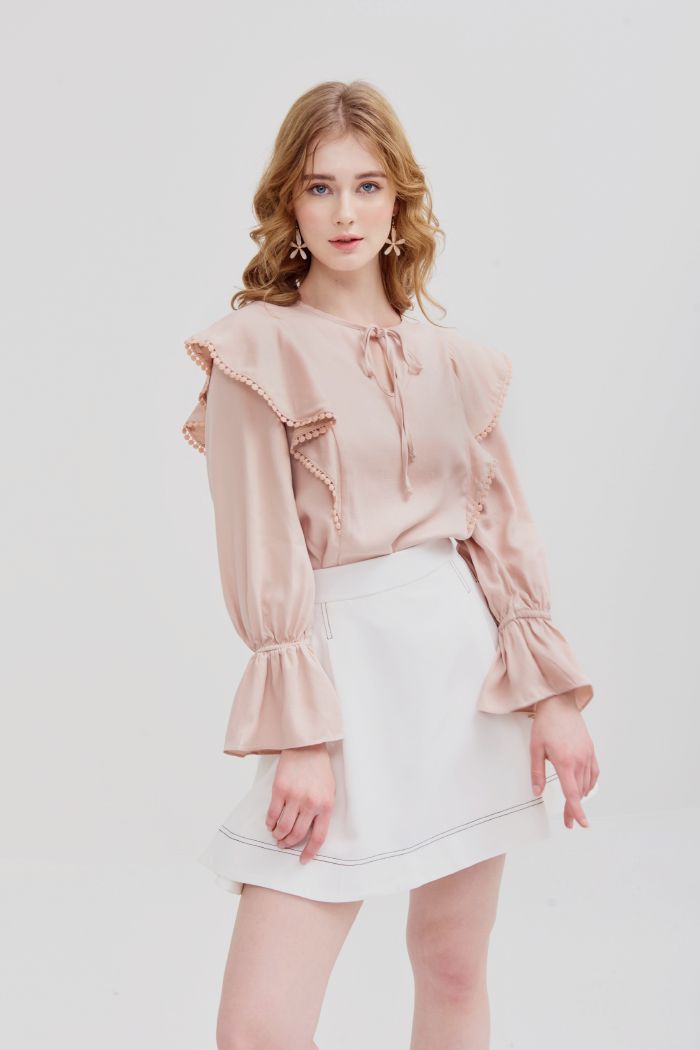 Váy ngắn diễu chỉ nổi