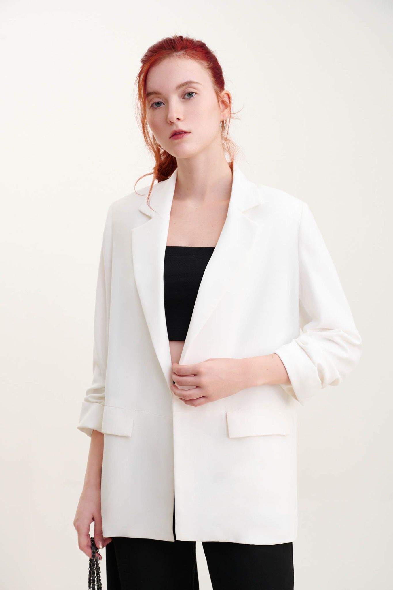  Áo blazer nhún xắn tay cách điệu 