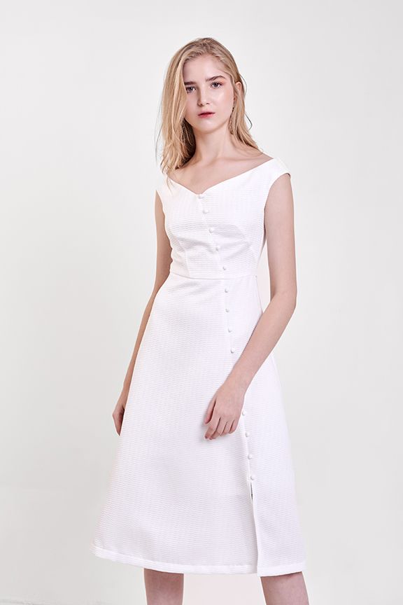 Đầm party vải tuyết nhấn nút bọc cutout