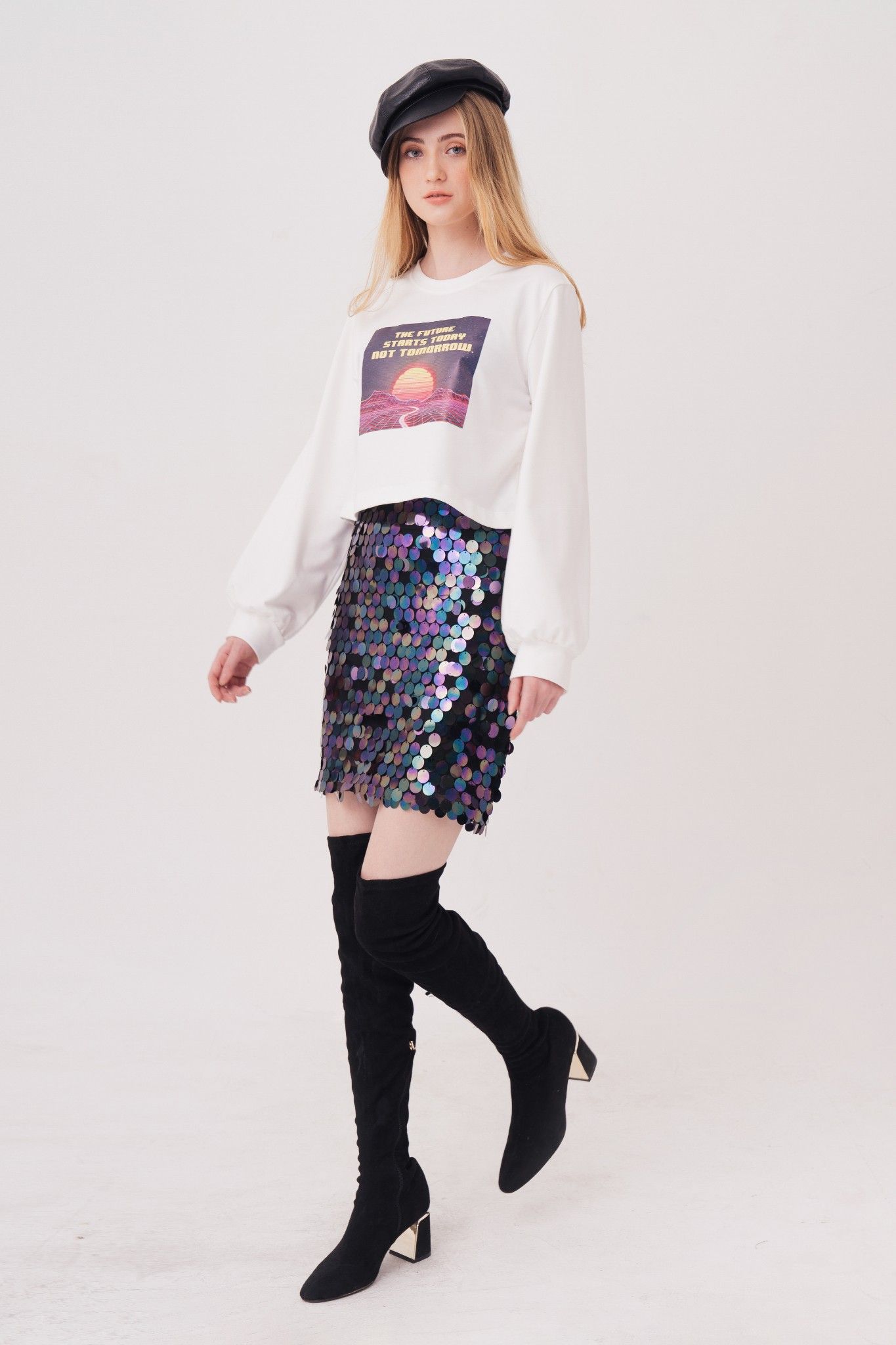 Áo thun sweater tay dài in decal film