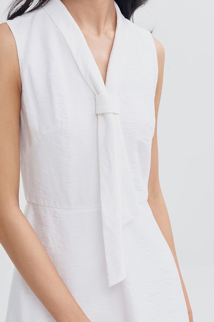 Đầm cơ bản thắt cravat giữa ngực