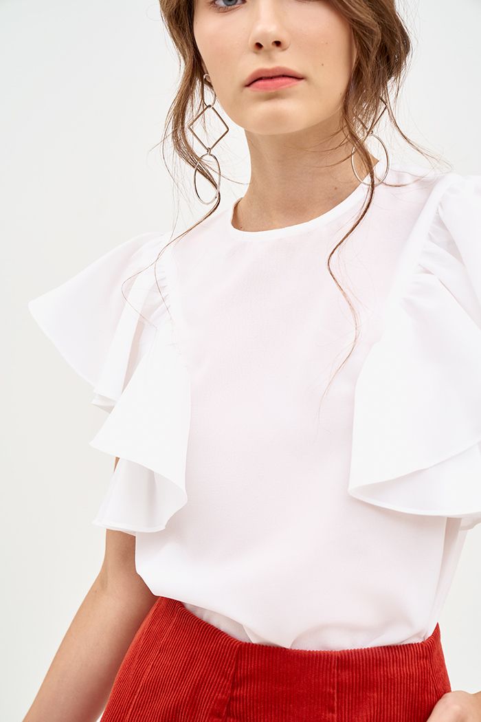 Áo linen mỏng cổ tròn nhấn bèo tay