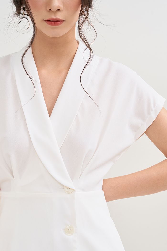 Đầm cổ danton đắp tùng nhấn nút