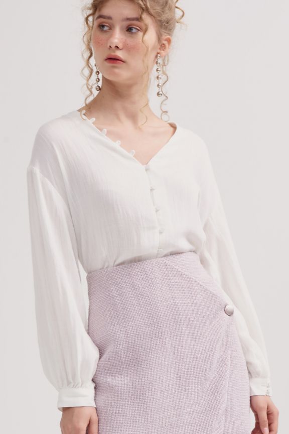 Áo linen cổ tim nút bọc