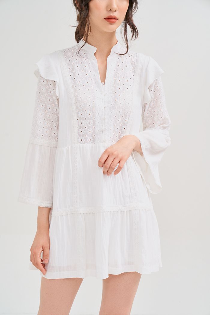 Đầm phối ren cotton thêu hoa tay loe viền ren