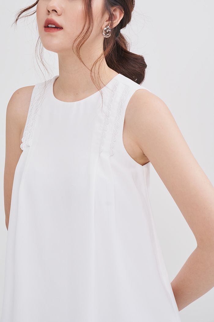 Đầm form suông nhấn 2 ren nhỏ vải