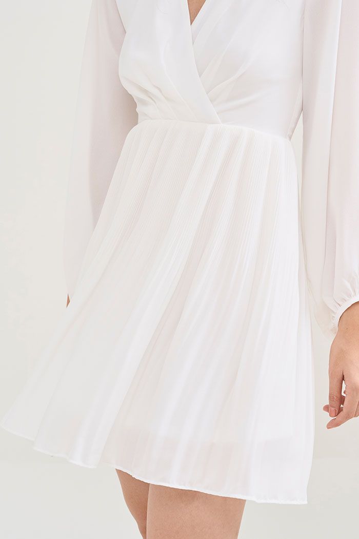 Đầm đắp chéo tay dài dập li tùng