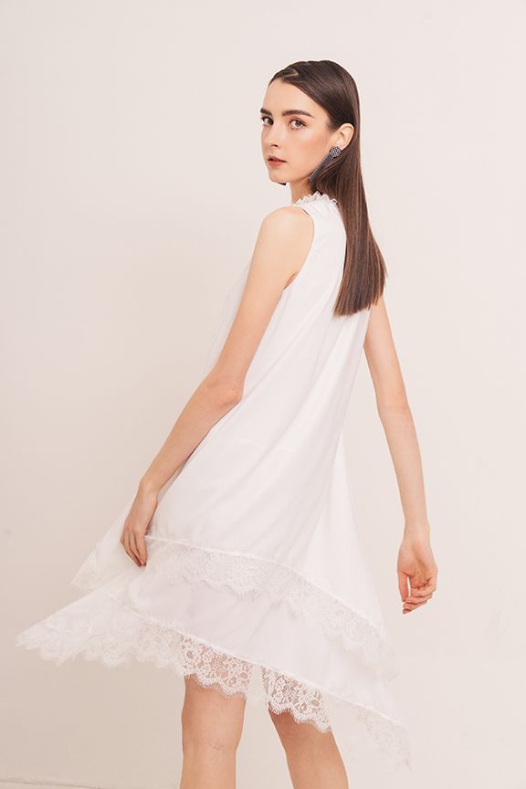 Đầm form suông 2 tầng nhấn ren