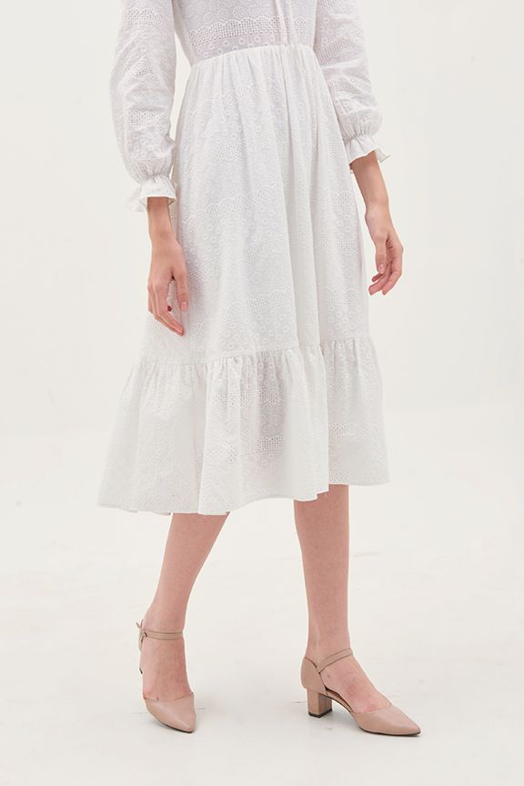 Đầm midi bèo ren cotton thêu