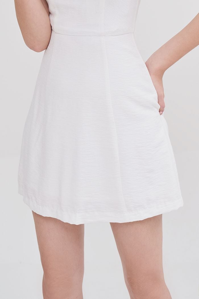 Đầm sát nách bèo cổ viền ren
