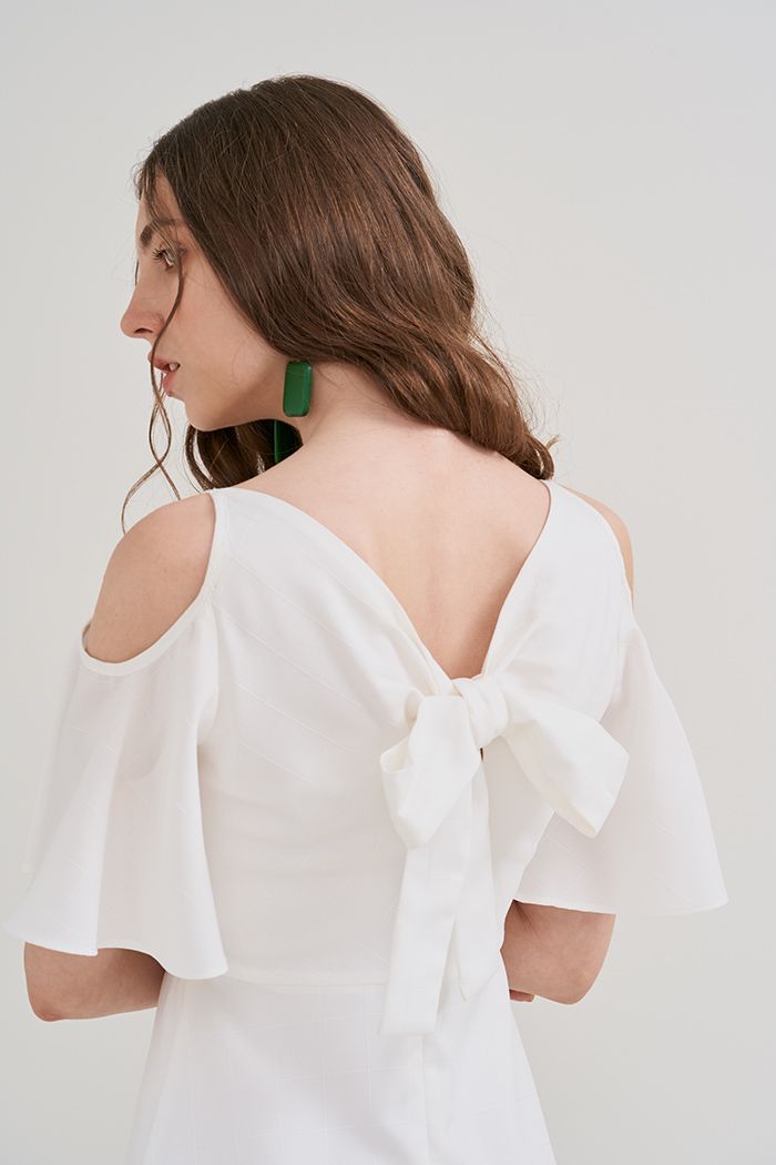 Đầm A cutout vai cột nơ sau