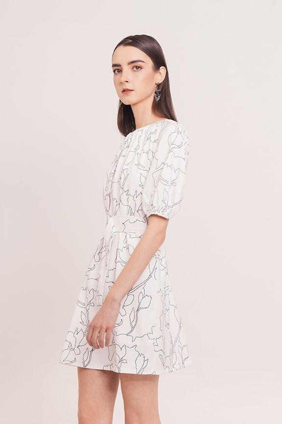 Đầm form suông in hoạ tiết + nịt