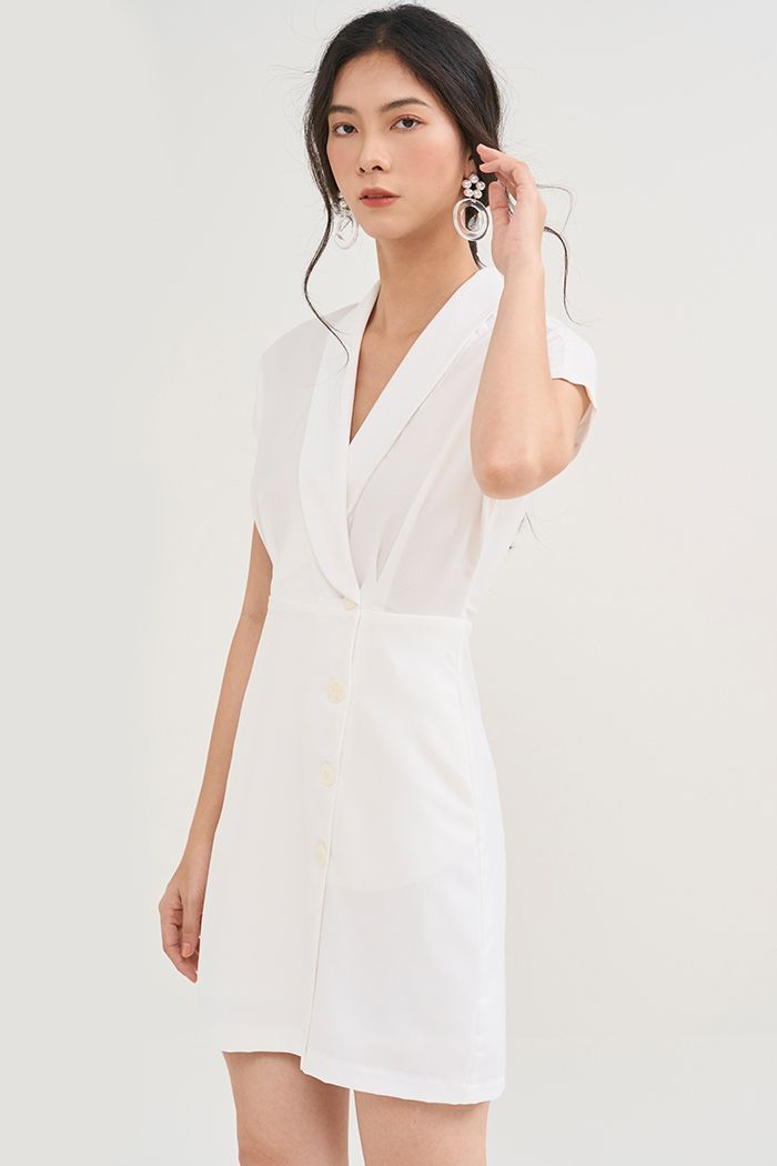 Đầm cổ danton đắp tùng nhấn nút