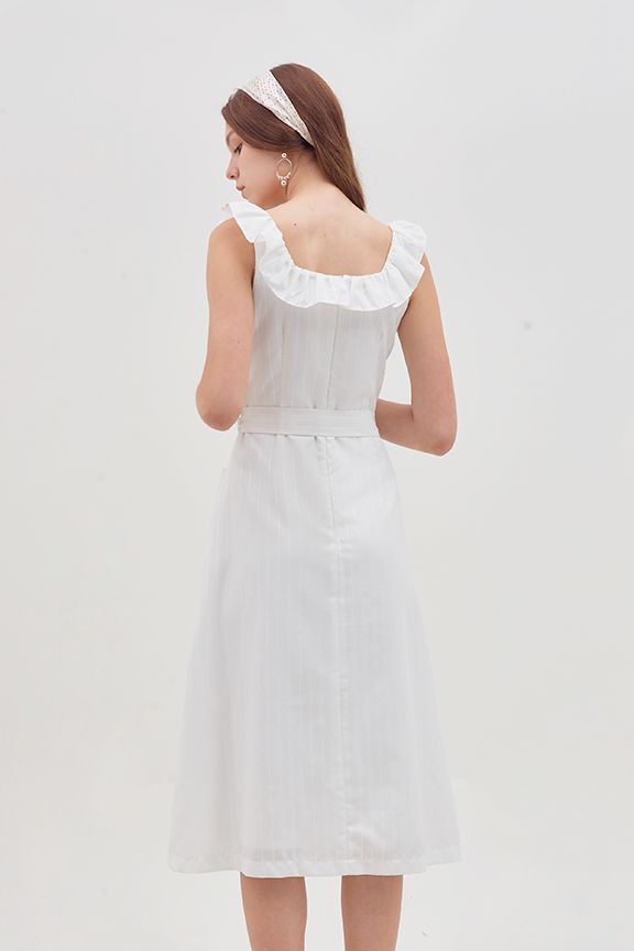 Đầm sát nách cổ vuông bèo midi