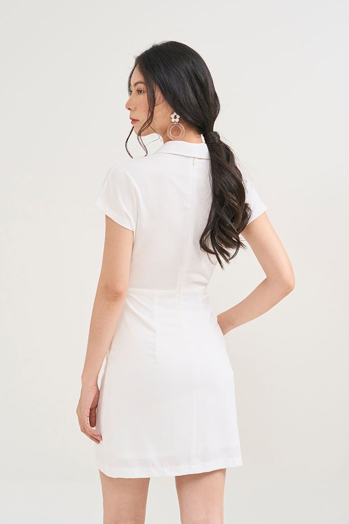 Đầm cổ danton đắp tùng nhấn nút