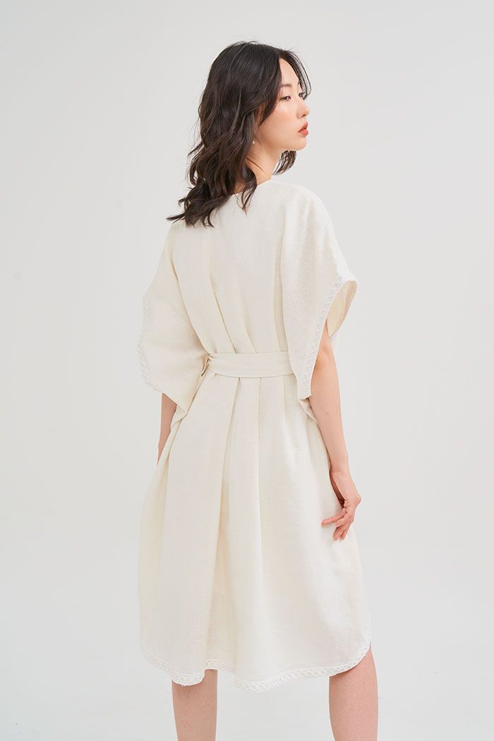 Đầm linen viền ren oversize thắt nịch