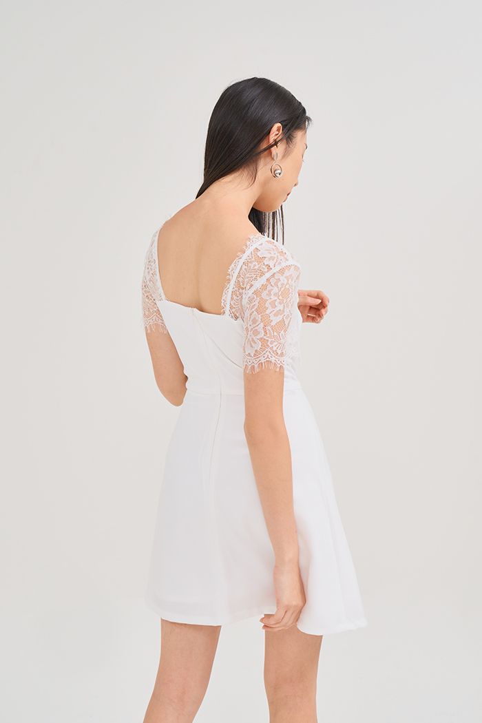 Đầm form A phối ren tay
