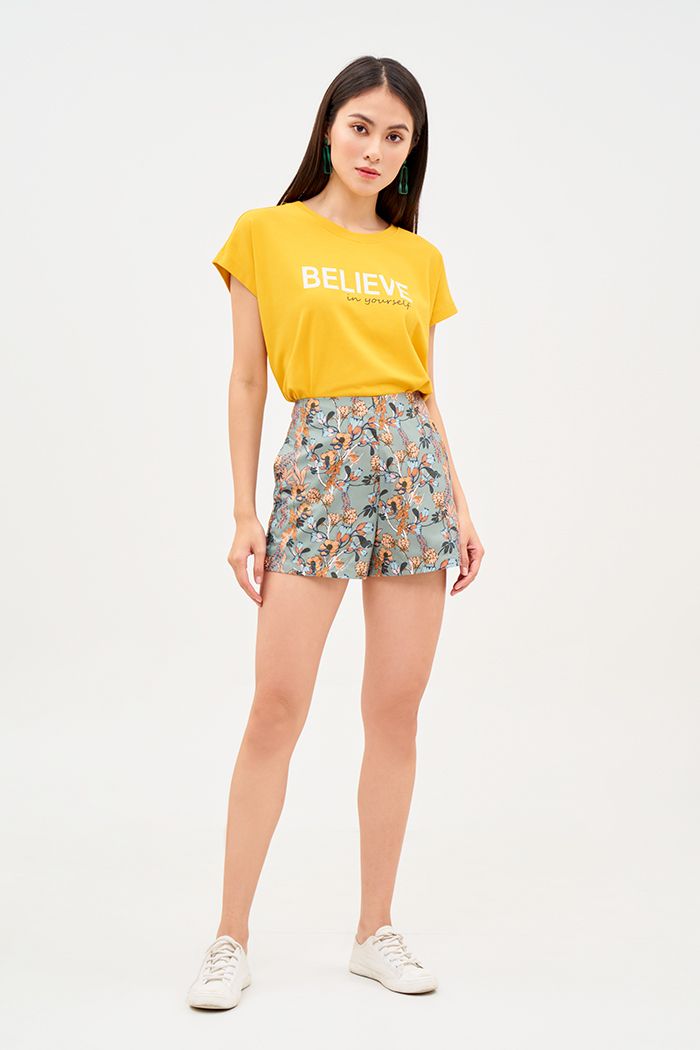 Áo thun in slogan believe in yourself