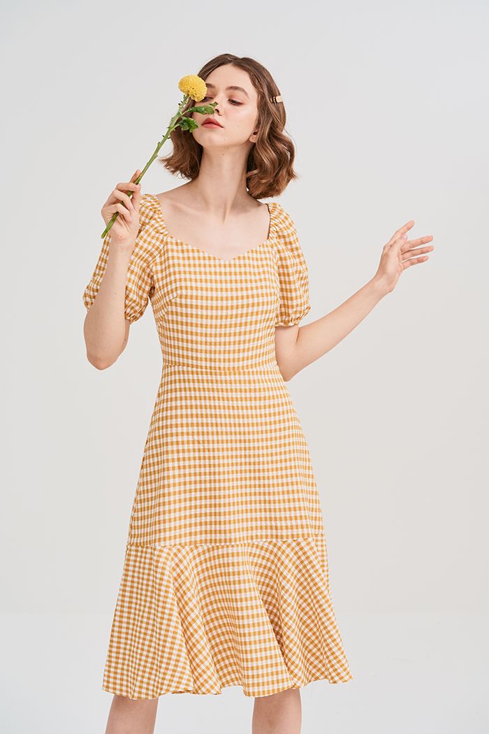 Đầm midi cổ tim tay lở bèo tùng