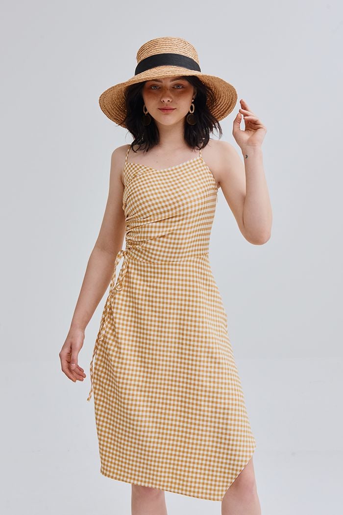 Đầm 2 dây caro rút nhún 1 bên eo