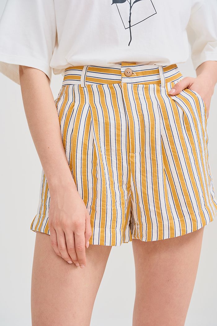 Quần short vải sọc 2 túi basis ss19