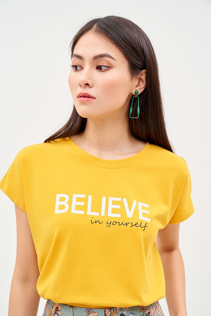 Áo thun in slogan believe in yourself
