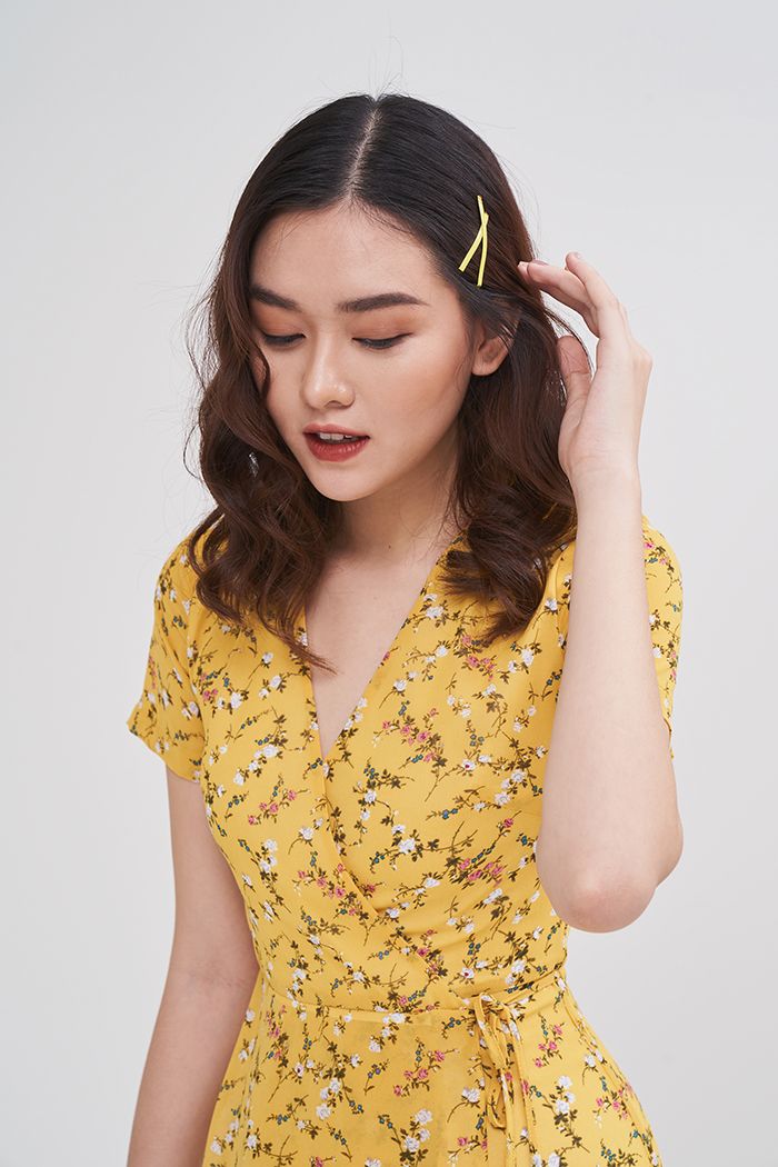 Đầm midi in hoa đắp tùng chéo cột dây nơ