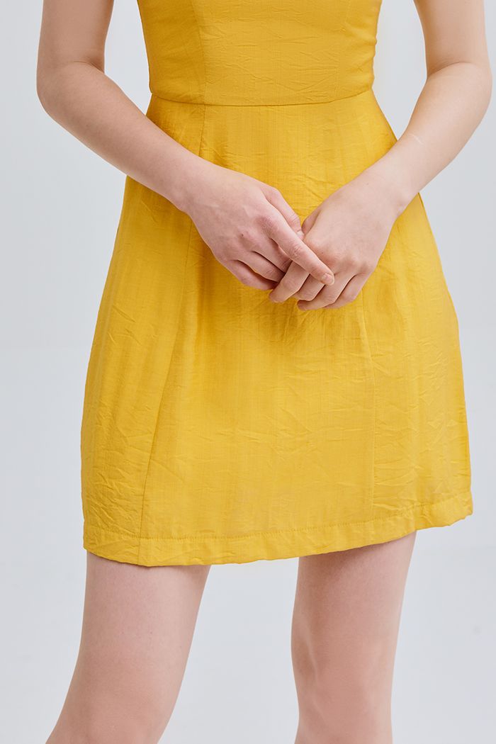 Đầm sát nách bèo cổ viền ren