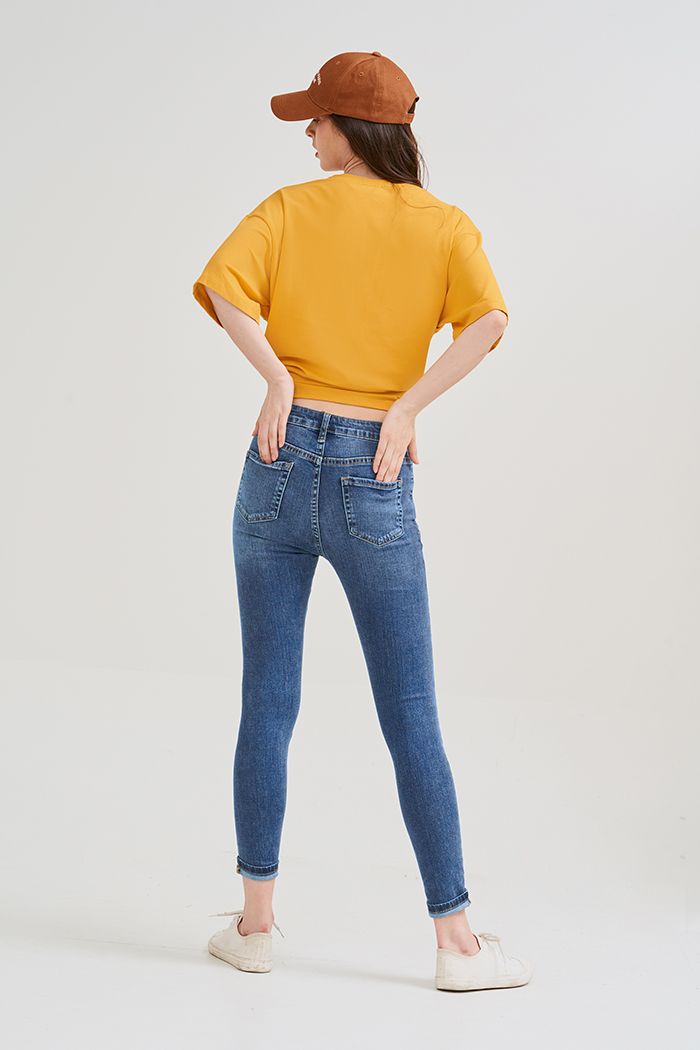 Áo thun oversize in slogan joying
