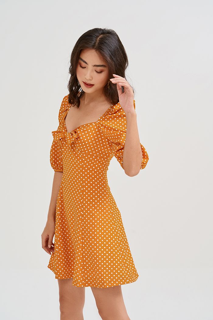 Đầm chấm bi cổ queen cột nơ trước ngực