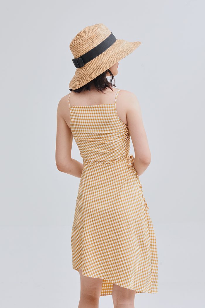 Đầm 2 dây caro rút nhún 1 bên eo