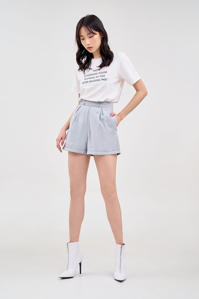 Quần short 4 nút diễu chỉ nỗi