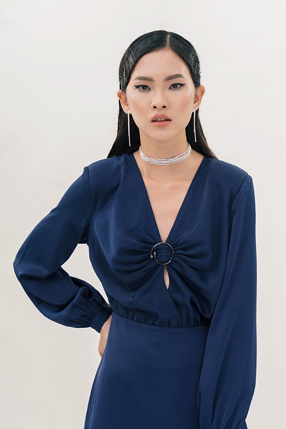Đầm phi dài nhấn khoen ngực