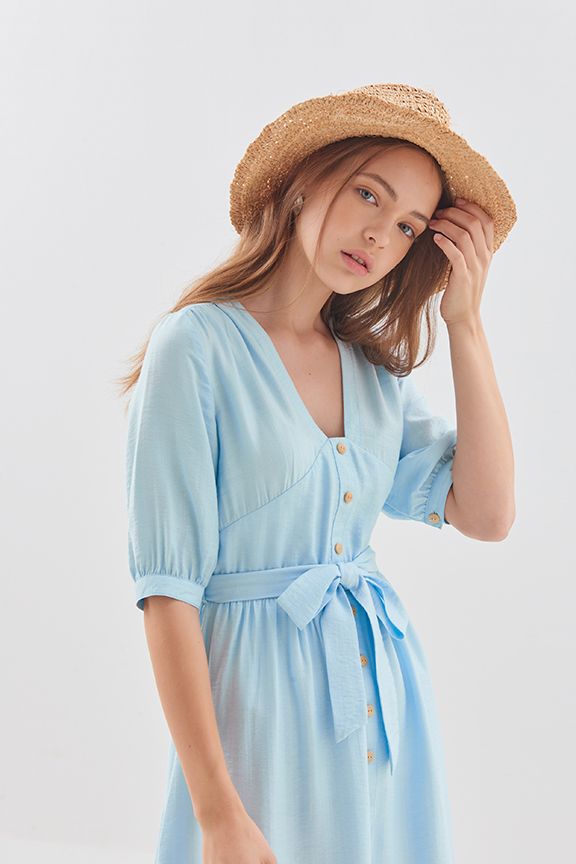 Đầm tay lỡ nhấn nút thắt nơ