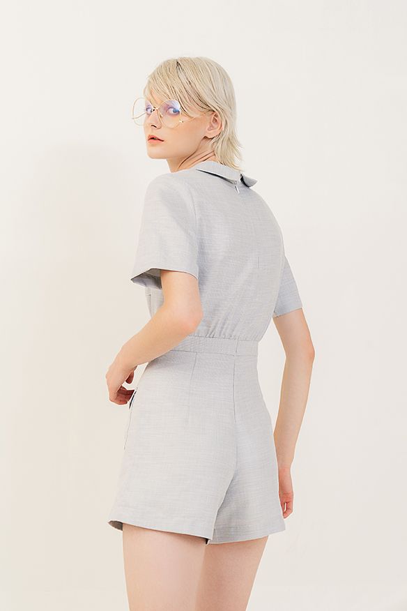 Jumpsuit short túi hộp đính nút