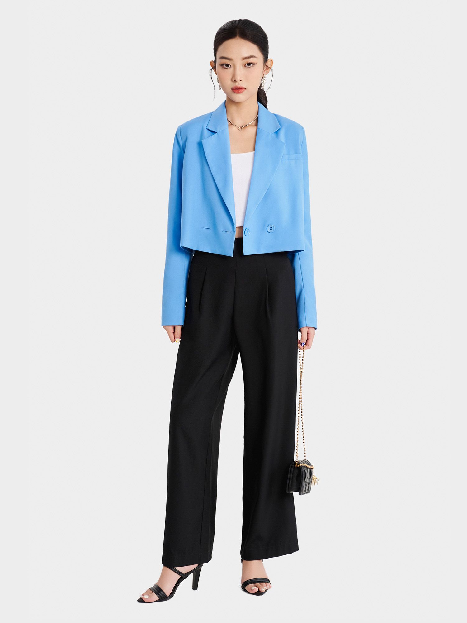  Áo cropped blazer tay dài cài nút 