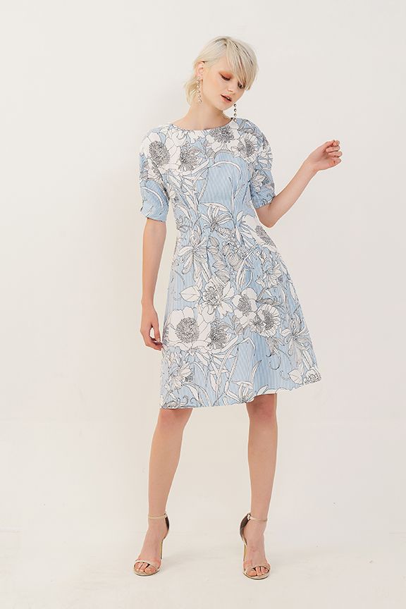 Đầm form suông hoạ tiết fall18 nhấn nút tay