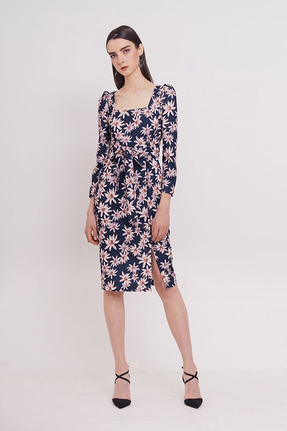 Đầm in hoạ tiết hoa daisy cổ vuông