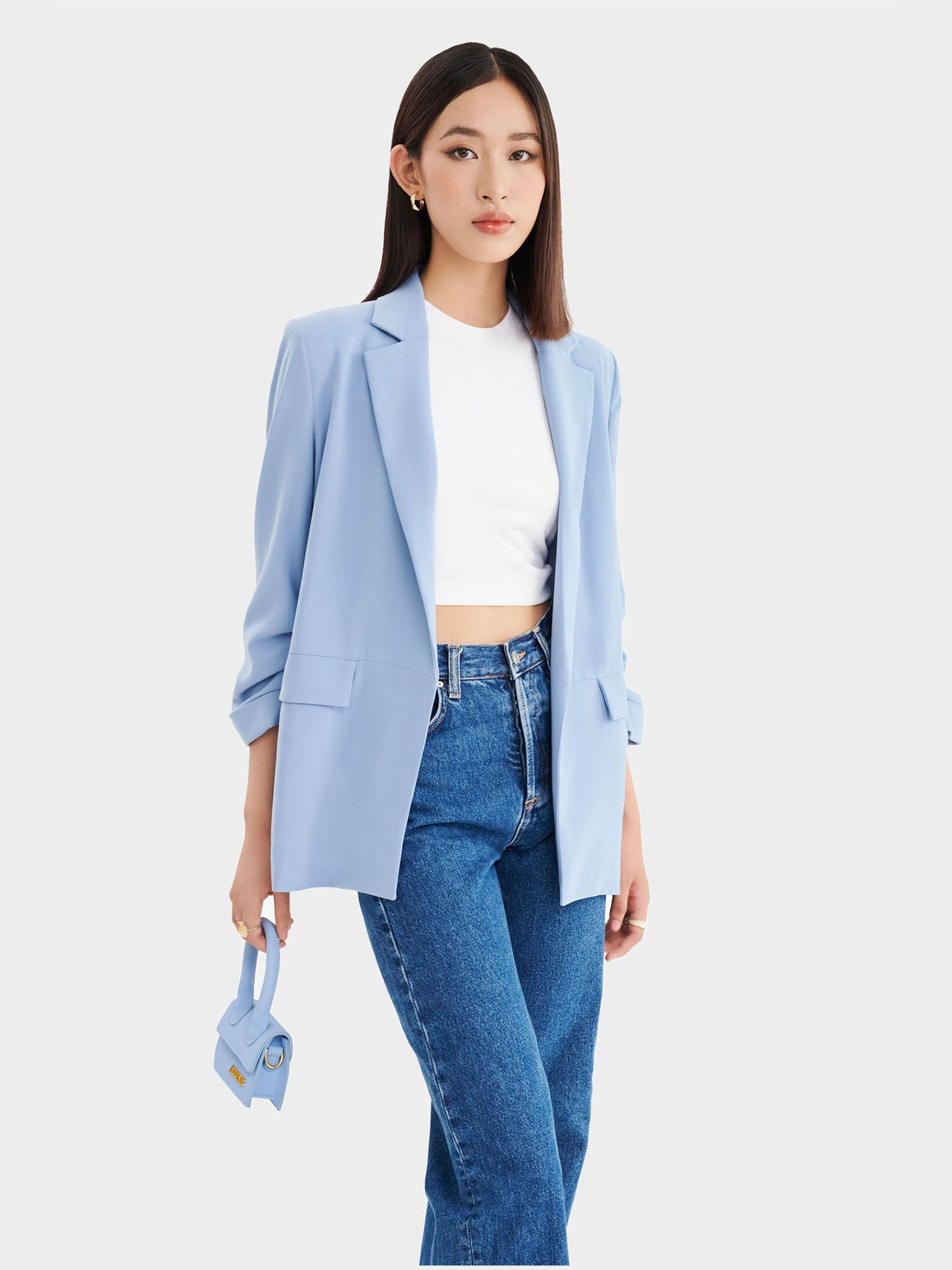  Áo blazer nhún xắn tay cách điệu 