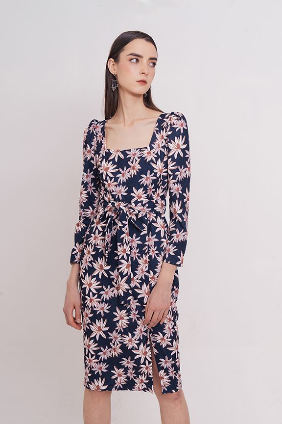Đầm in hoạ tiết hoa daisy cổ vuông
