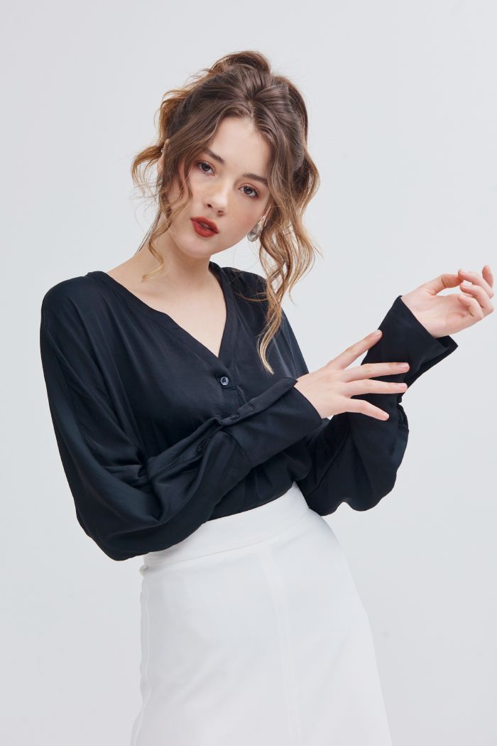 Áo lụa cổ tim tay dài