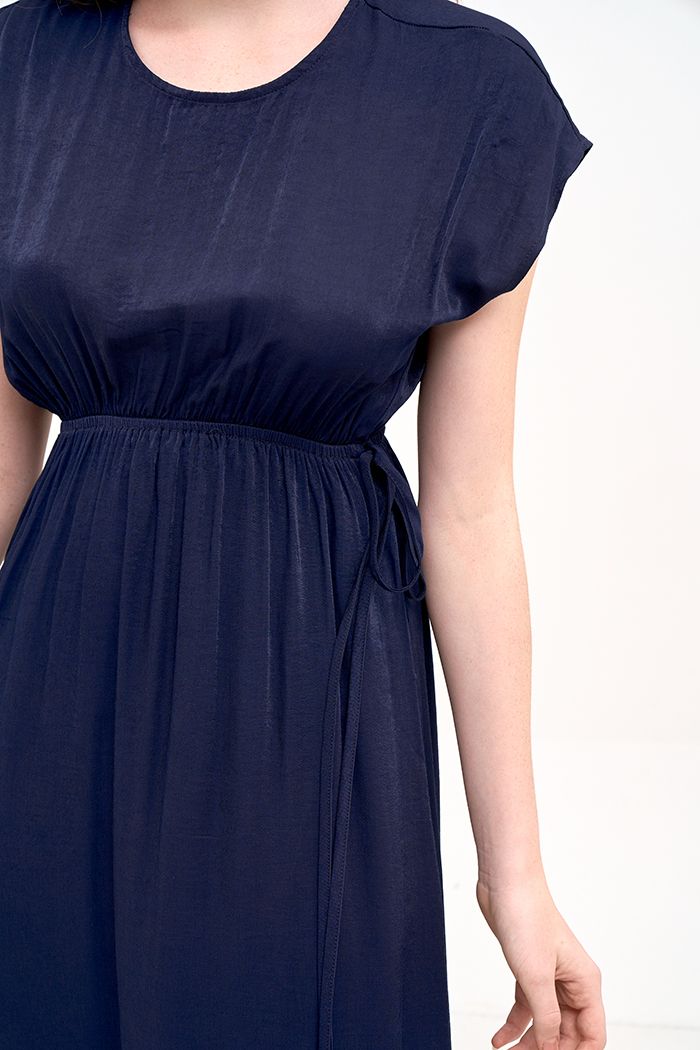 Đầm form colum midi rút eo