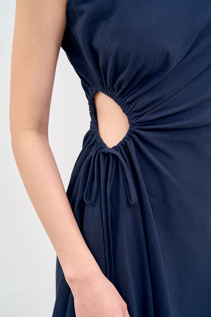 Đầm sát nát cutout rút dây hông